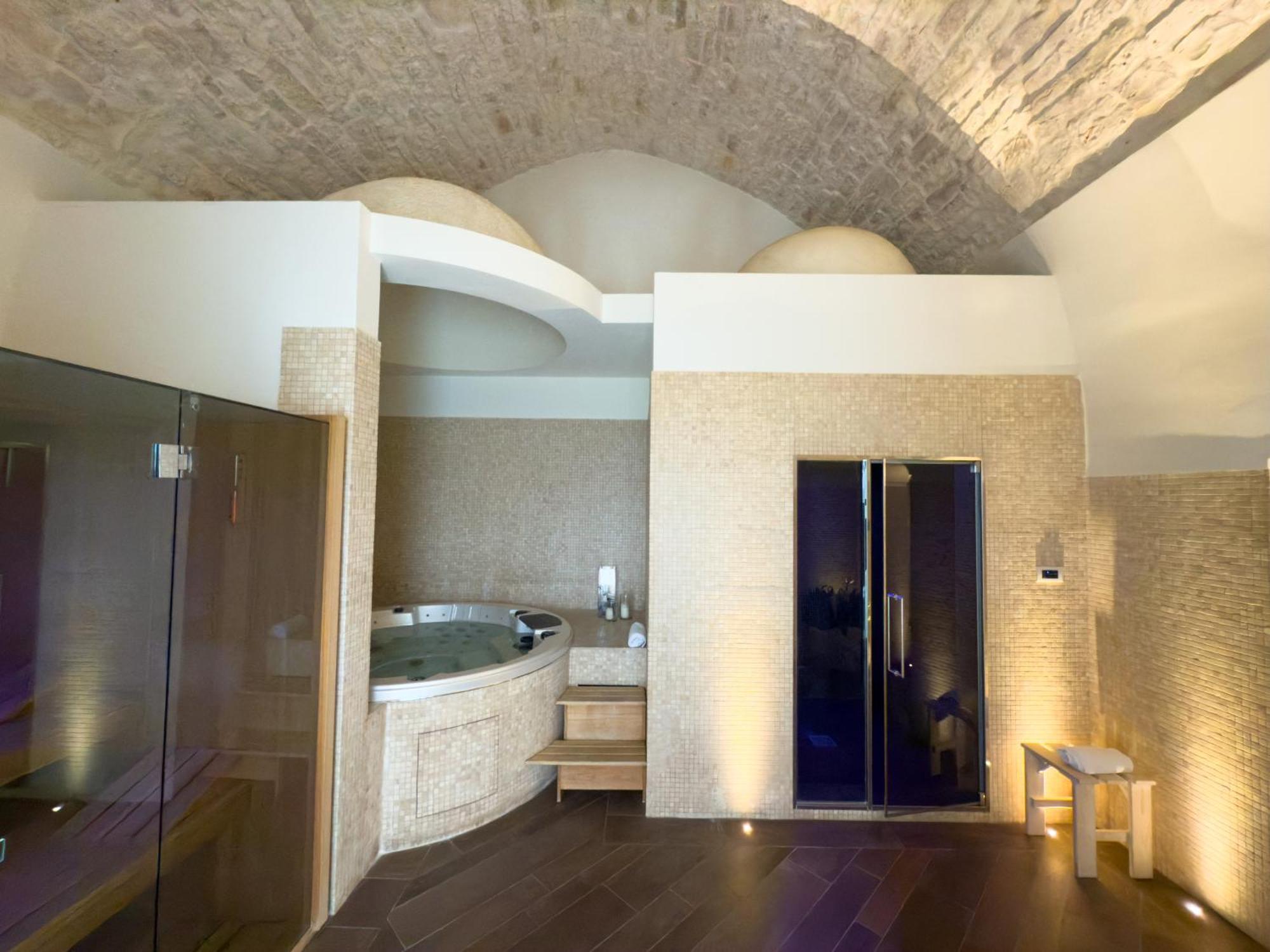 Relais Il Santissimo Hotel Turi Bagian luar foto