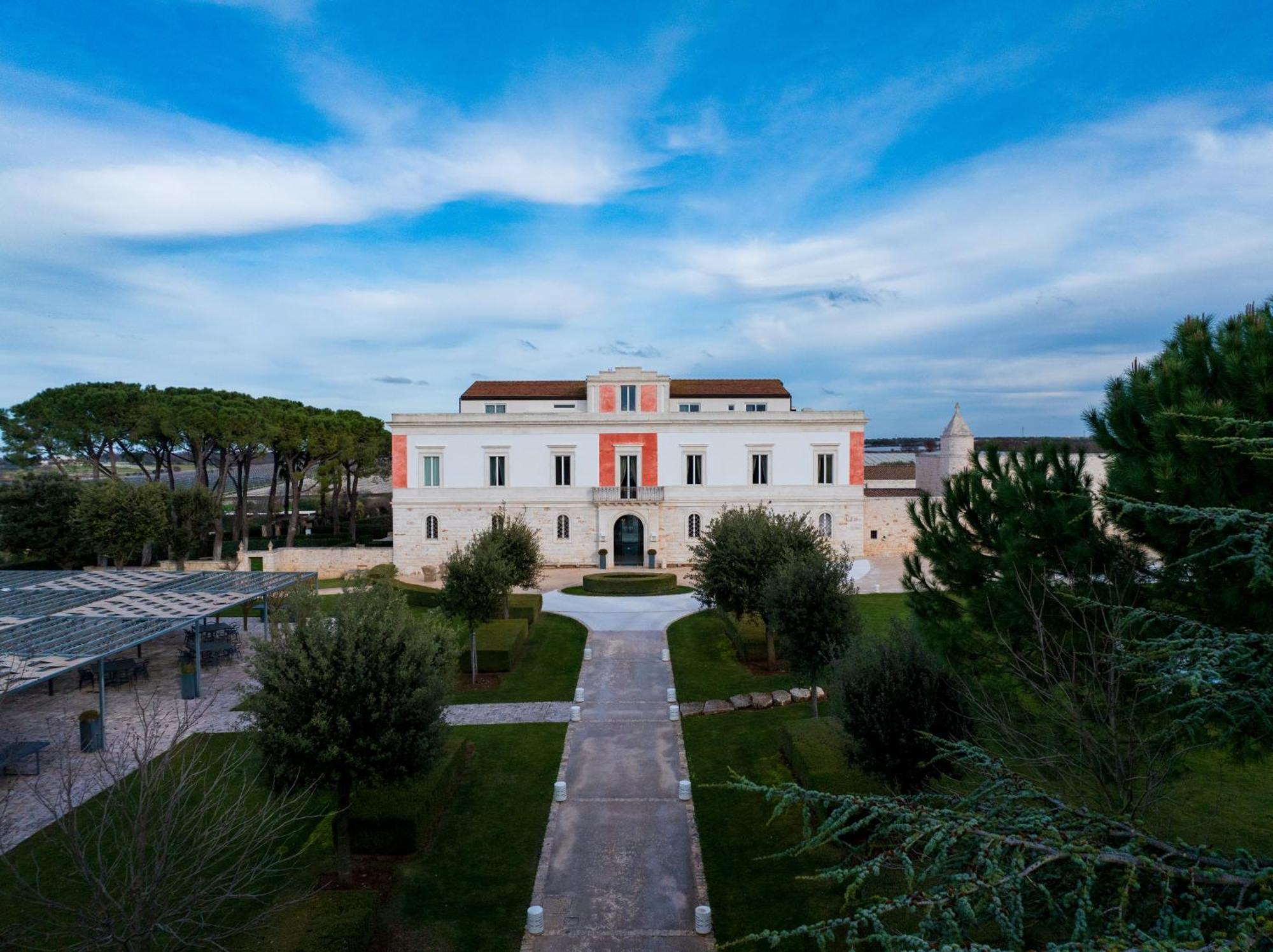 Relais Il Santissimo Hotel Turi Bagian luar foto