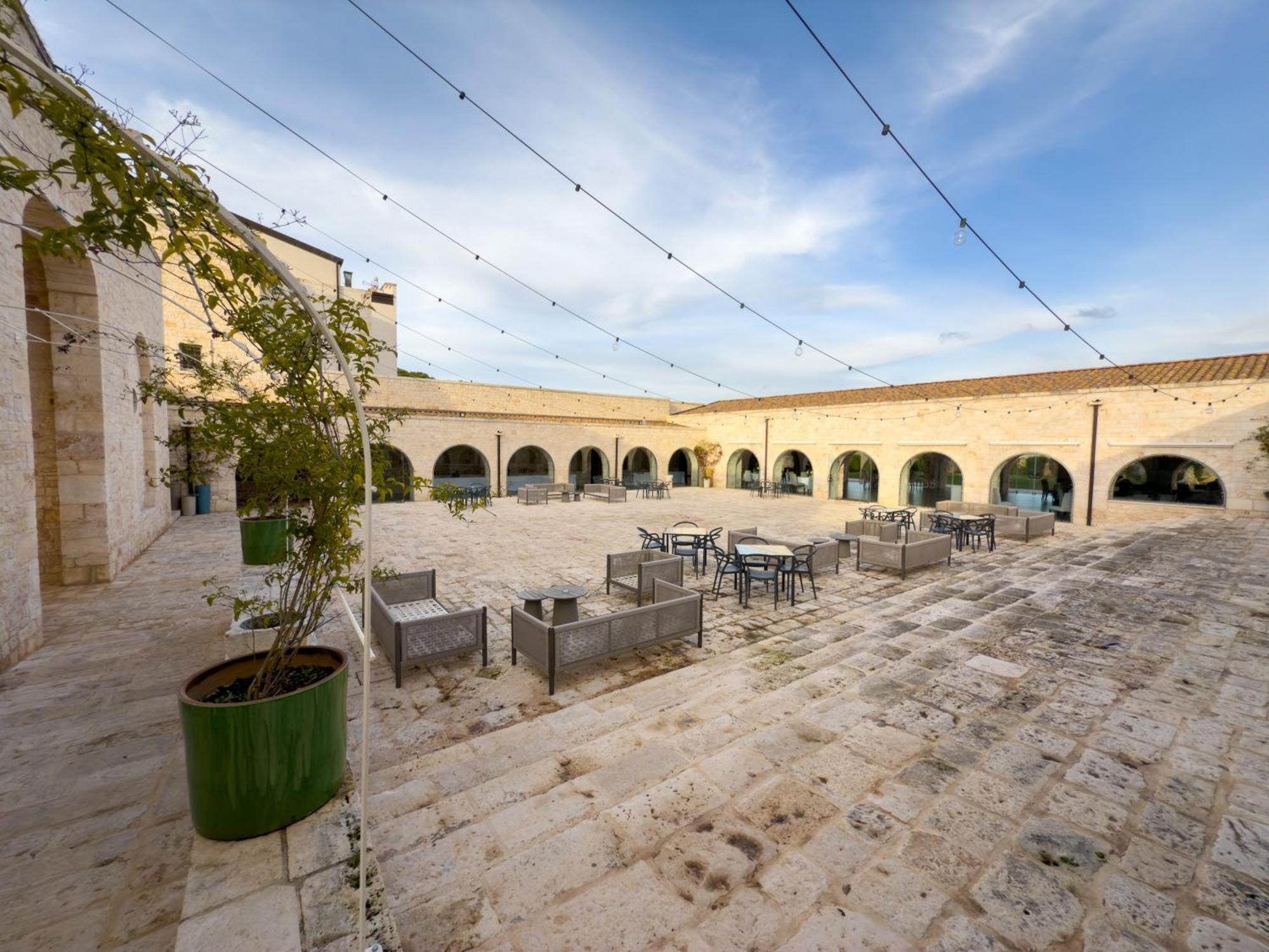 Relais Il Santissimo Hotel Turi Bagian luar foto