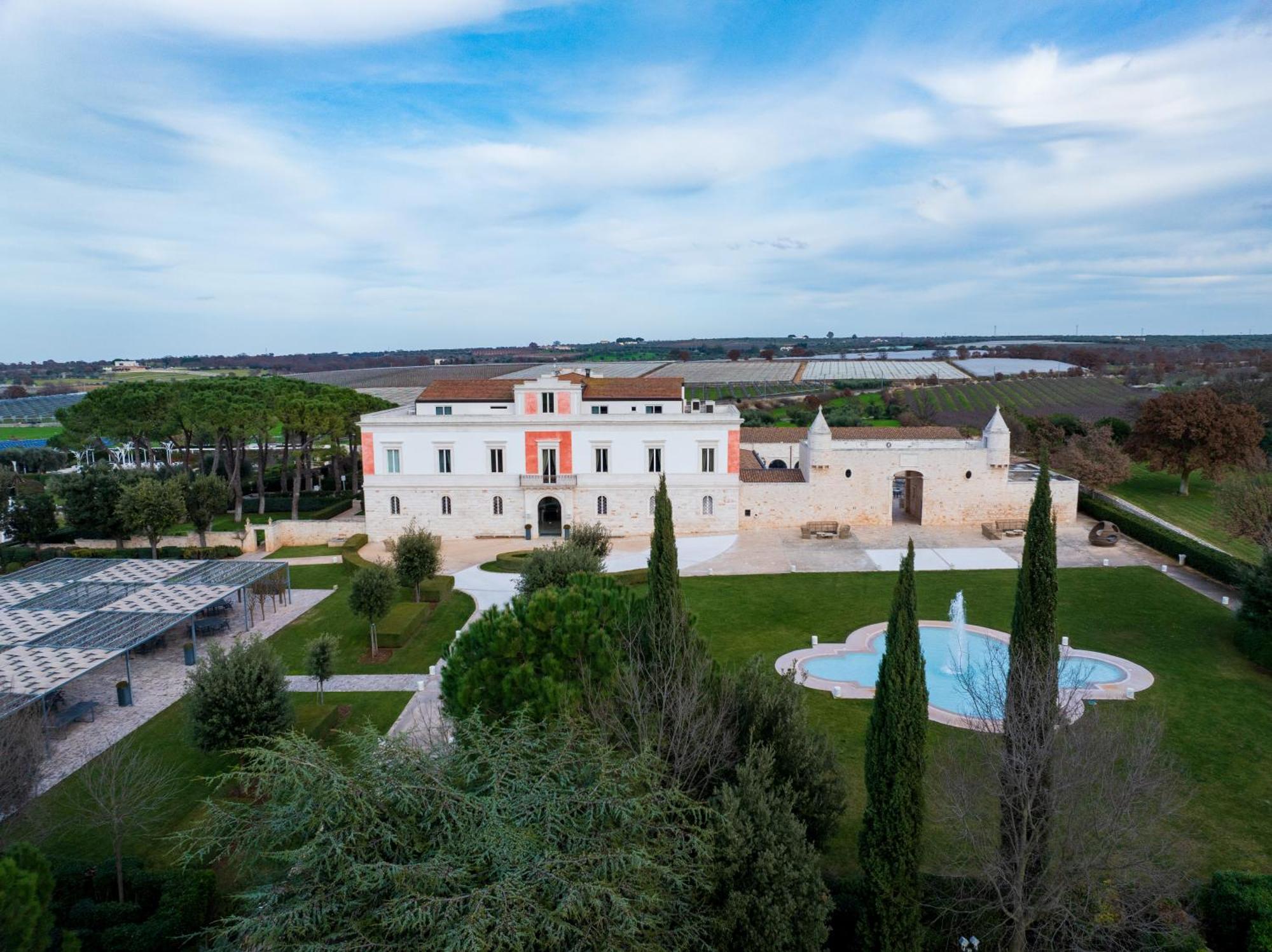 Relais Il Santissimo Hotel Turi Bagian luar foto
