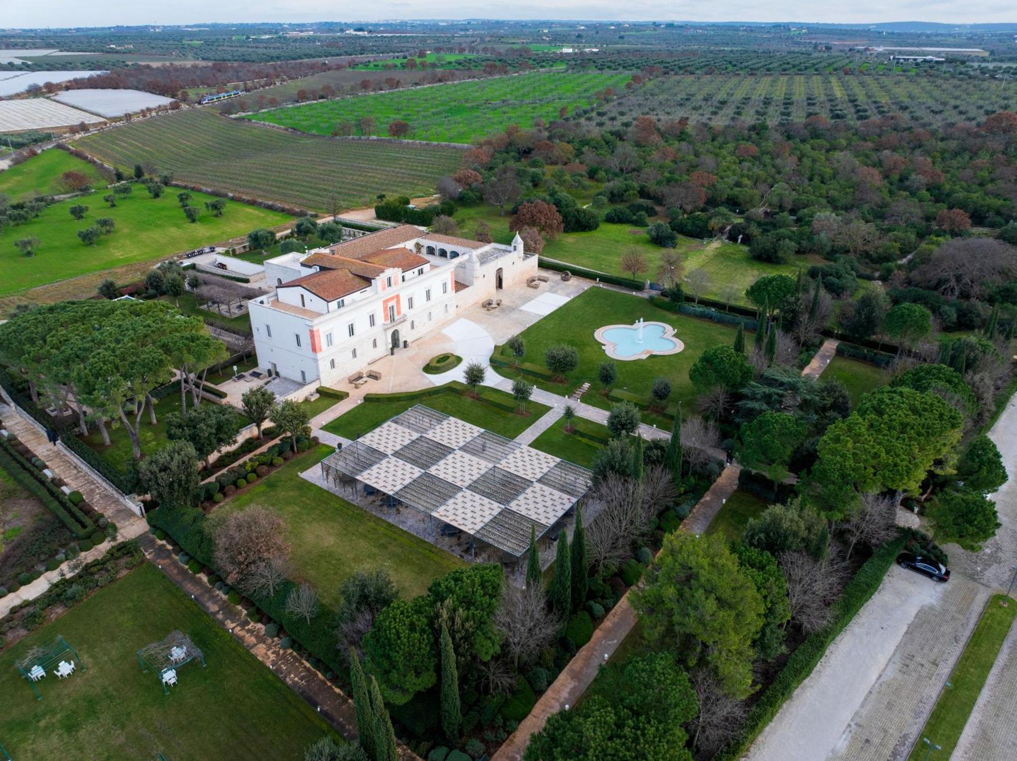 Relais Il Santissimo Hotel Turi Bagian luar foto